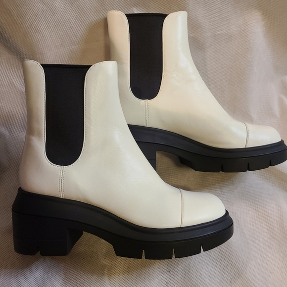 Stuart Weitzman Norah Lug Sole Chelsea Boots - Picture 3 of 11